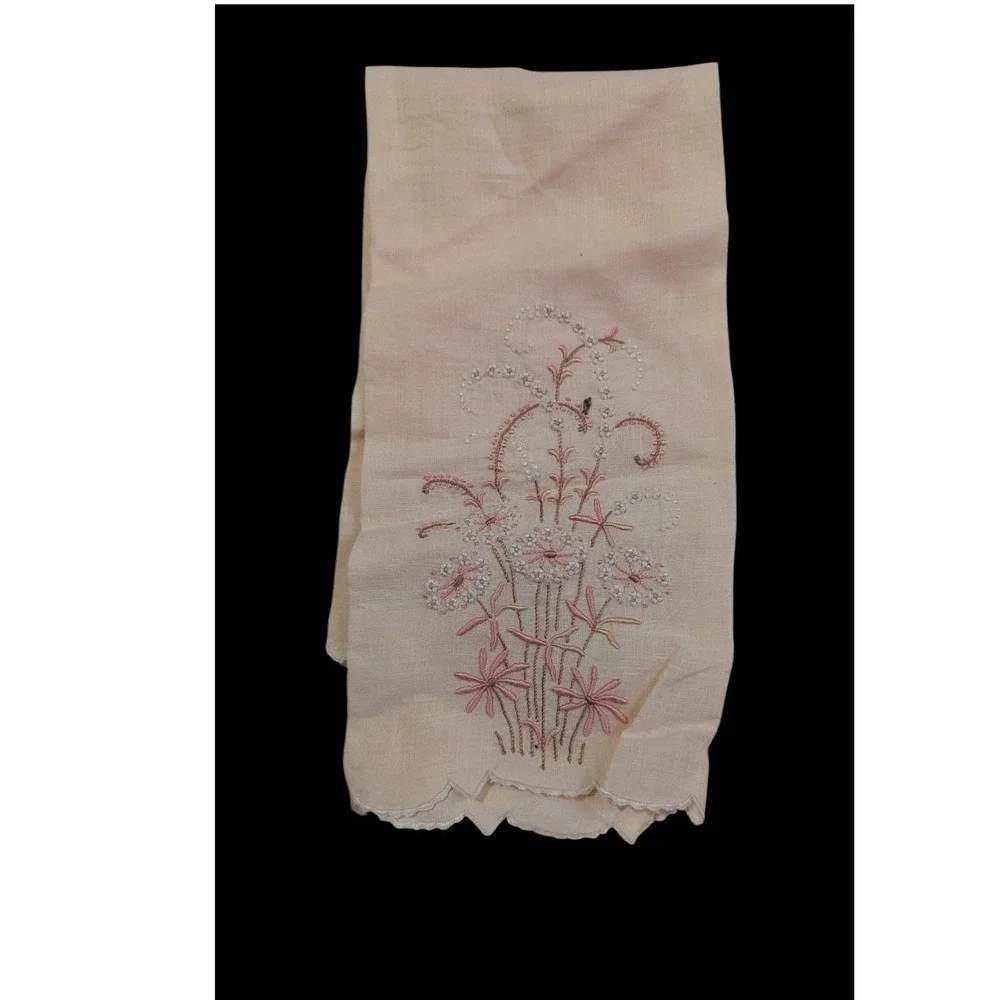 Vintage Peach Linen Dresser‎ Scarf Floral Embroidered Scalloped Edge 18x12